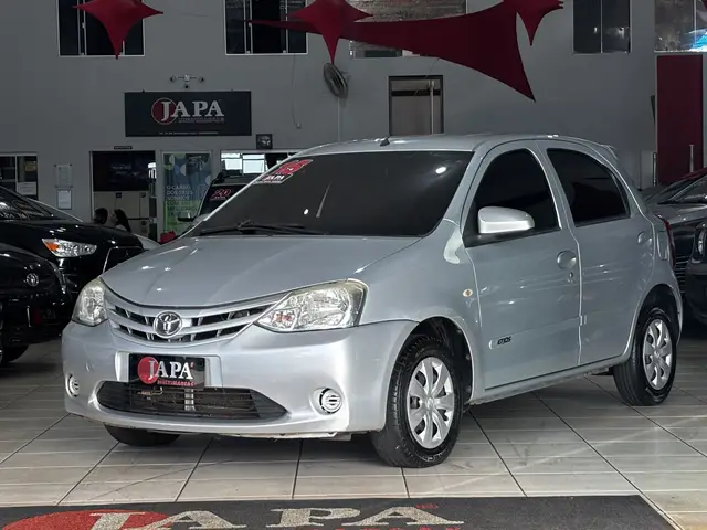 Carro Toyota Etios 2015 X 1.3 (Flex)