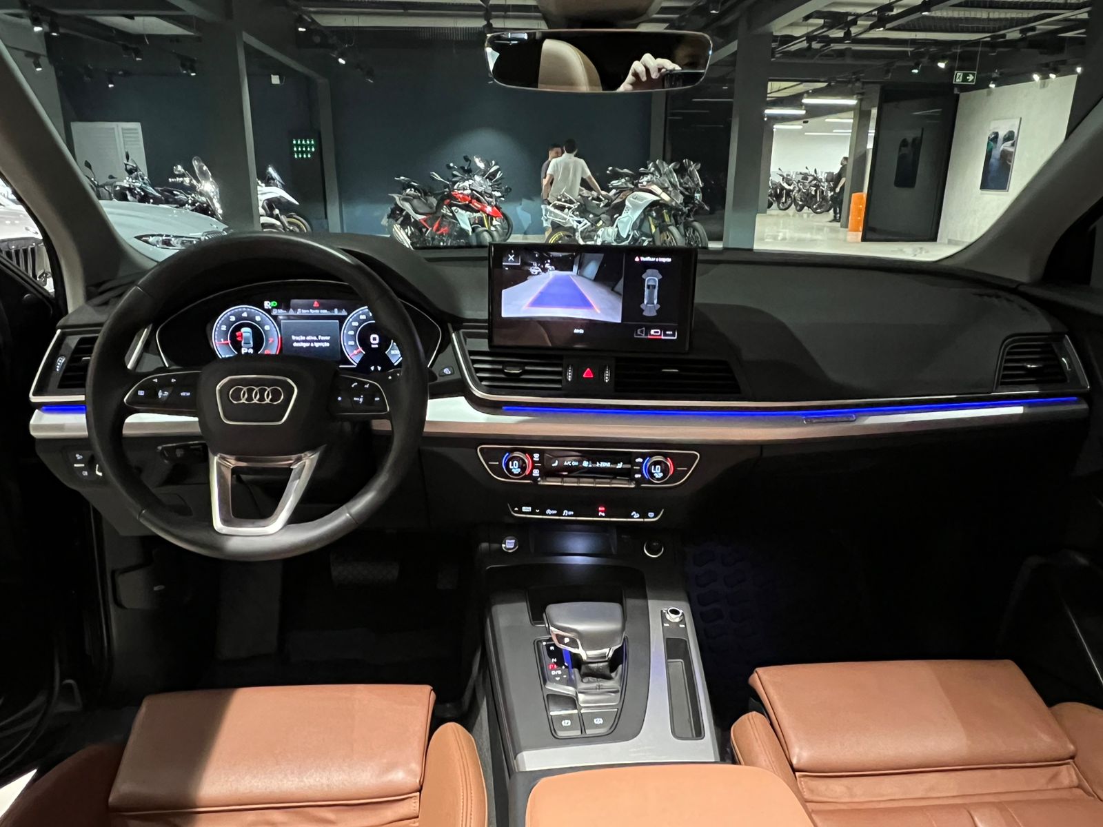Audi-Q5-S-Line Black 2.0 TFSI Quat. S-Tronic