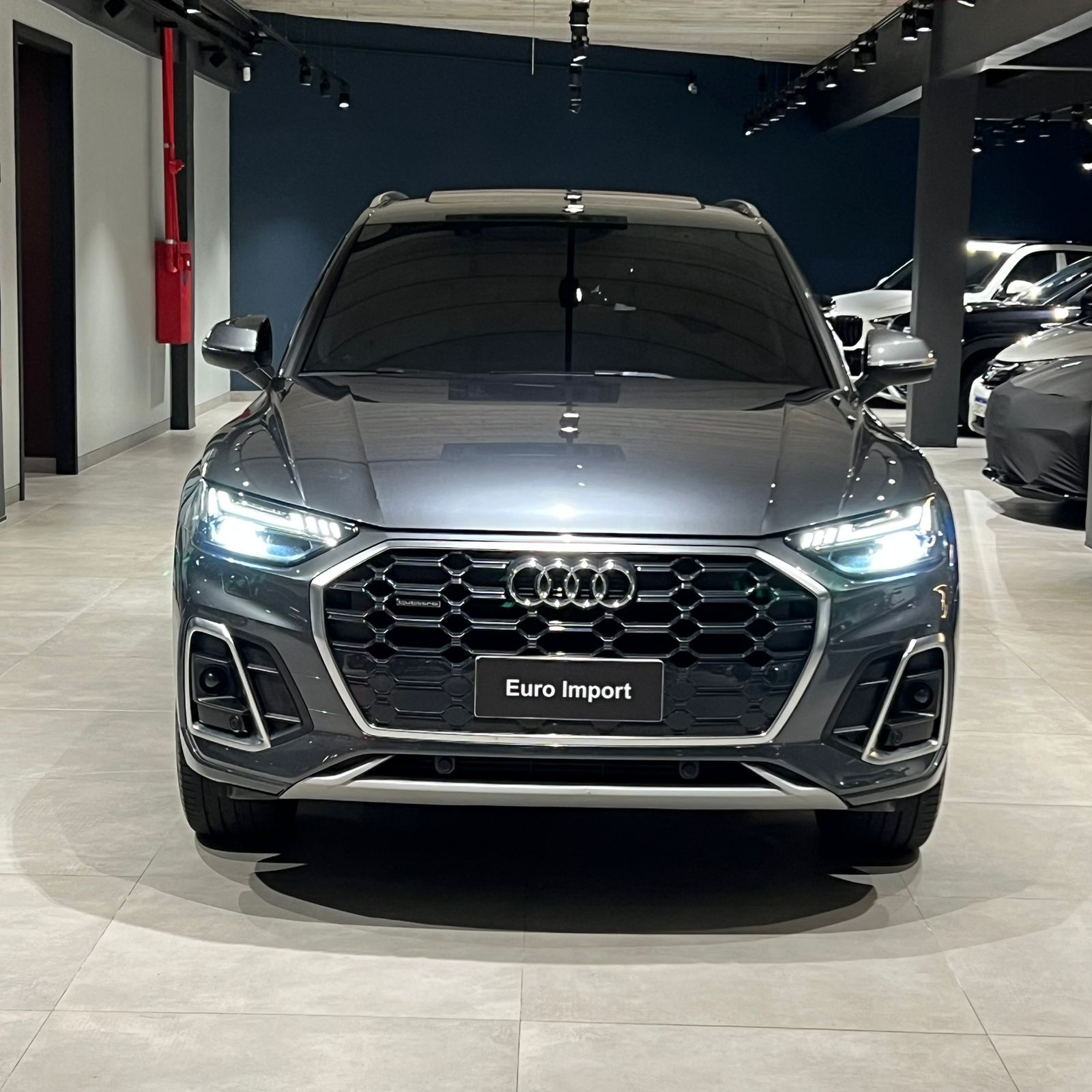Audi-Q5-S-Line Black 2.0 TFSI Quat. S-Tronic