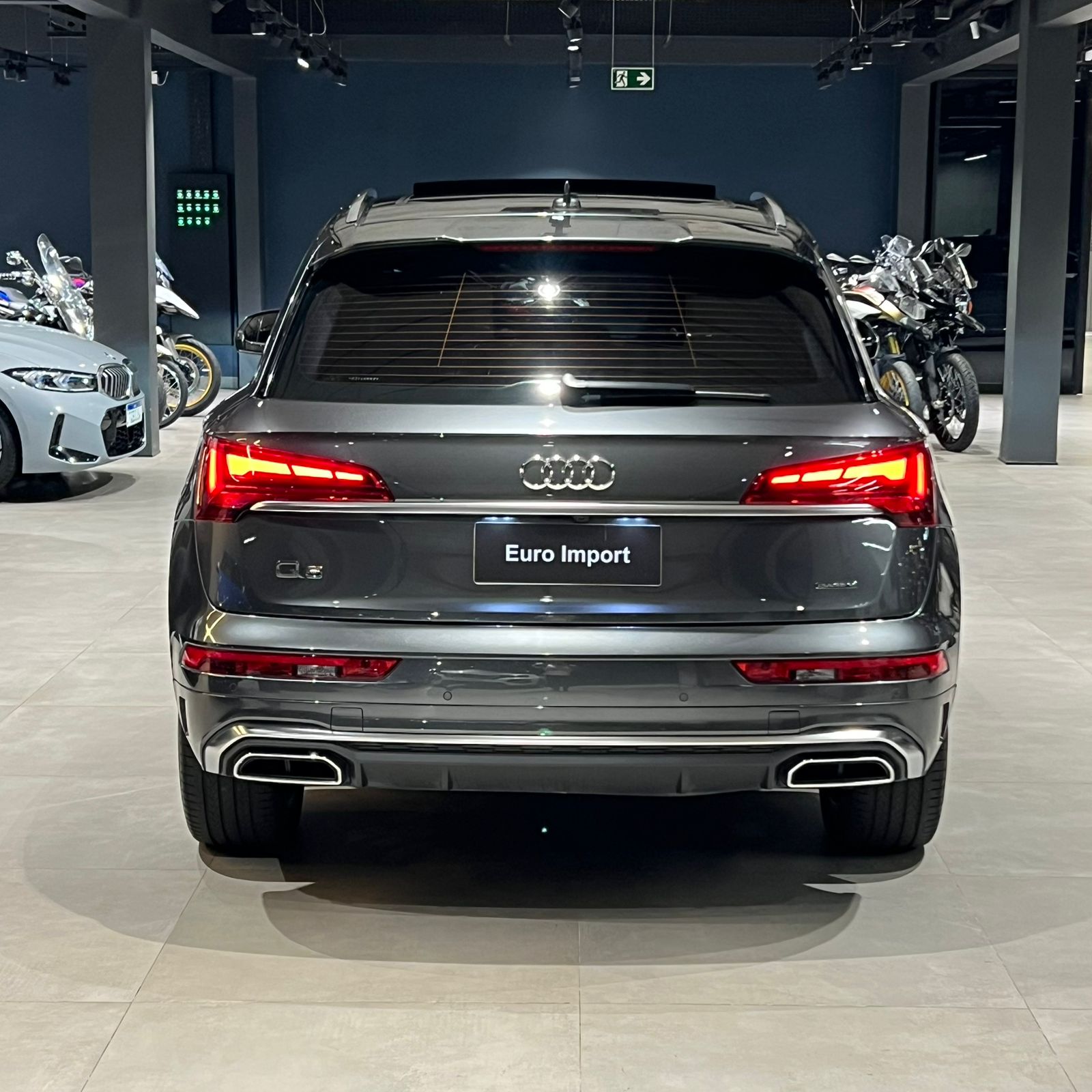 Audi-Q5-S-Line Black 2.0 TFSI Quat. S-Tronic