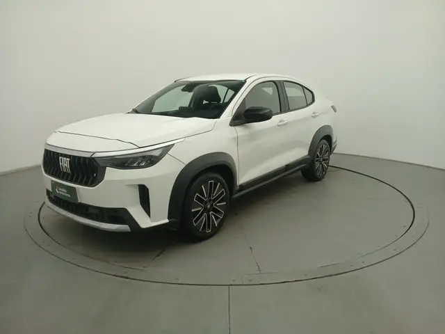 Carro Fiat Fastback 2026 Turbo 200