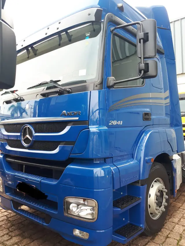Carro Mercedes-Benz Axor 2021 2041 LS/36
