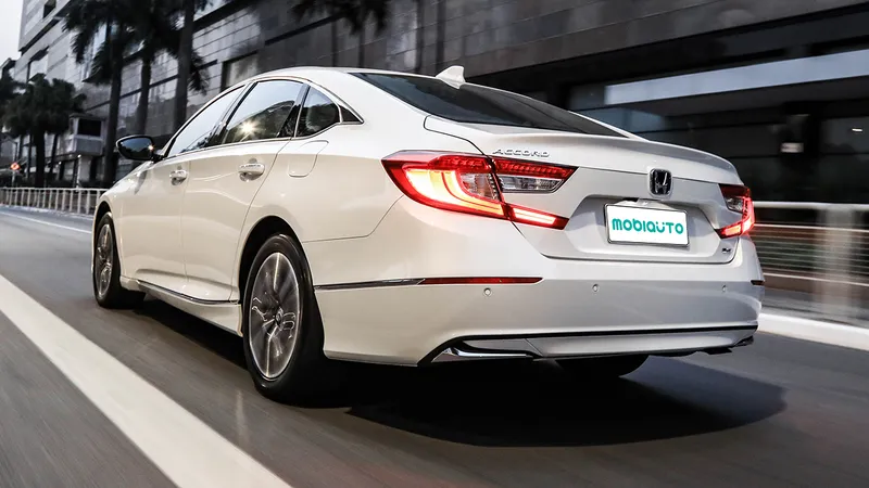 Avaliação: novo Honda Accord aspira a limusine com consumo de popular