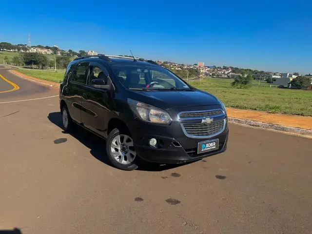 Carro Chevrolet Spin 2015 LTZ 7S 1.8 (Flex)