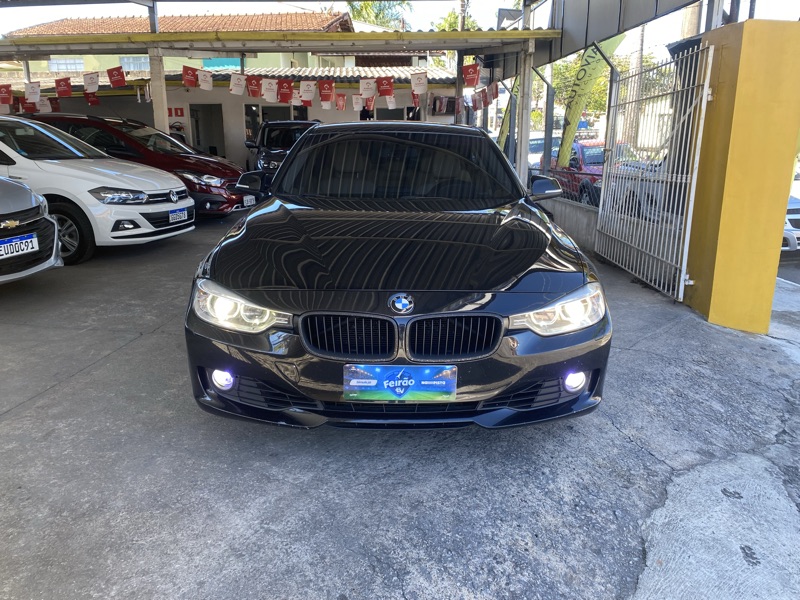320i