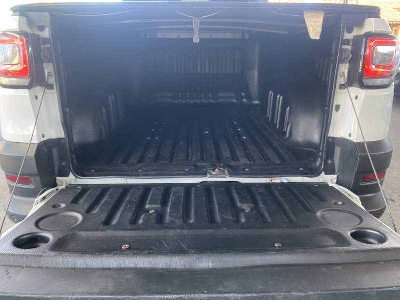 Fiat Strada Freedom 1.3 CS Plus (Flex)