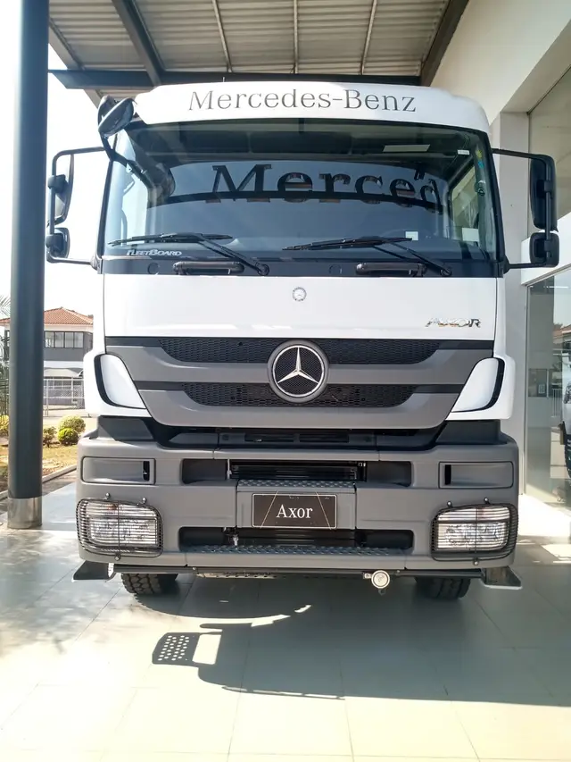 Carro Mercedes-Benz Axor 2022 3344 S/33 6X4E5