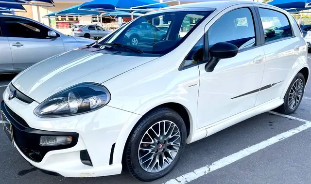 Carro Fiat Punto 2014 BlackMotion 1.8 16V (Flex)