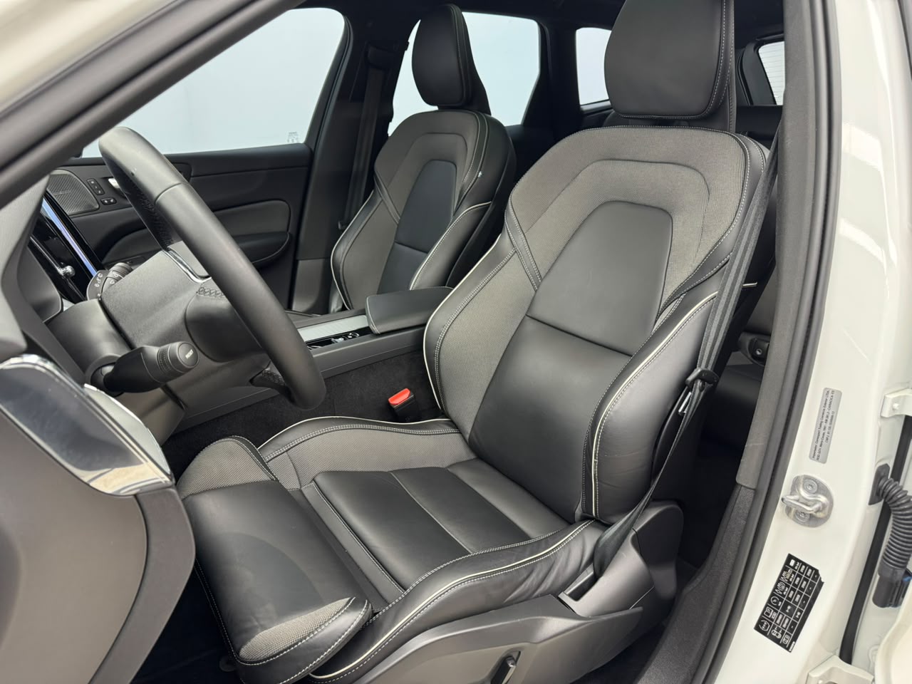 Volvo-XC60-Recharge Ultimate Dark 2.0