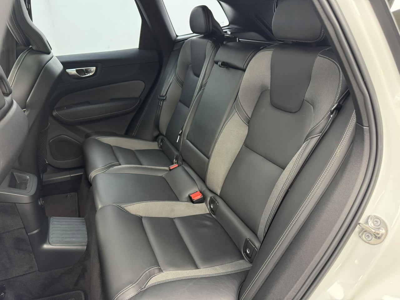 Volvo-XC60-Recharge Ultimate Dark 2.0