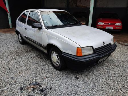 Kadett Hatch SLE 1.8 EFi
