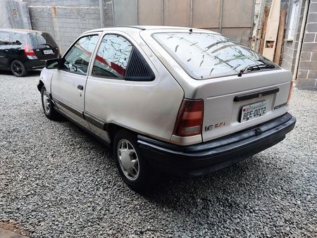 Kadett Hatch SLE 1.8 EFi