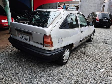 Kadett Hatch SLE 1.8 EFi