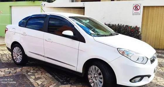 Carro Fiat Grand Siena 2014 Essence 1.6 16V (Flex)