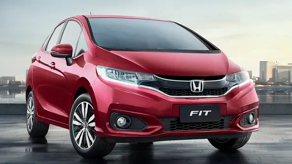 Honda Fit, Toyota Prius e Chevrolet Tracker já entraram para o grupo da maioridade, embora muitos ainda pensem que eles são bebês