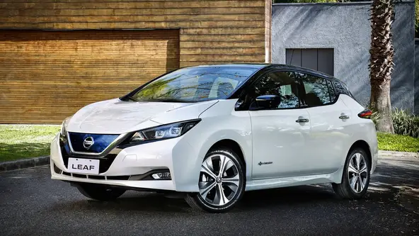 O carro 100% elétrico da Nissan Leaf vestirá trajes de SUV para chegar a terceira geração. 