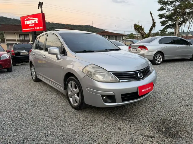 Carro Nissan Tiida 2012 SL 1.8 (flex) (aut)