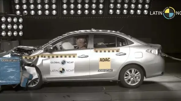 Toyota Yaris sedan e hatch garantem apenas uma estrela em teste de colisão do Latin NCAP.