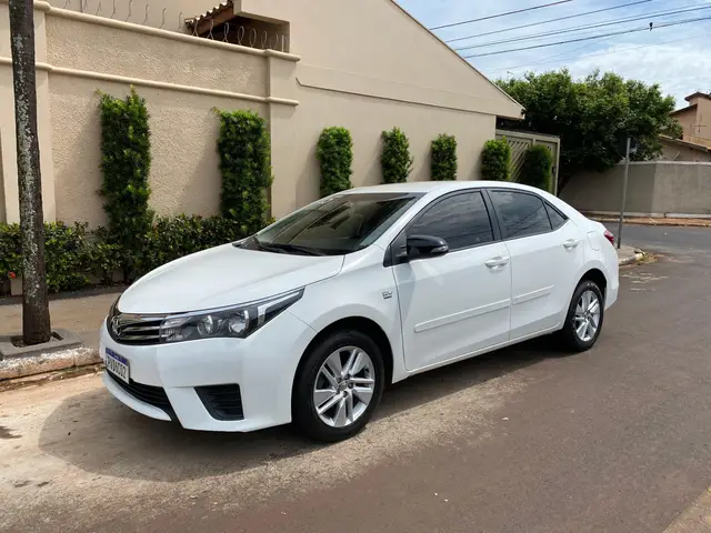 Carro Toyota Corolla 2015 Sedan 1.8 Dual VVT-i GLi Multi-Drive (Flex)