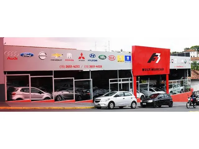 Fachada da loja F3 Multimarcas - Espírito Santo do Pinhal - SP