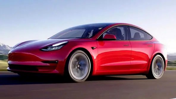 Tesla Model 3 não apenas é um elétrico, como um modelo americano superando tradicionais alemães e franceses no ranking de setembro