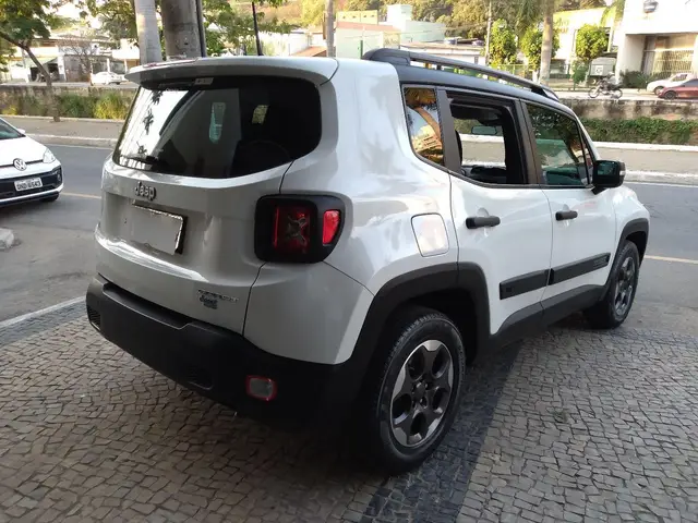 Carro Jeep Renegade 2016 Sport 1.8 4x2 (Flex)