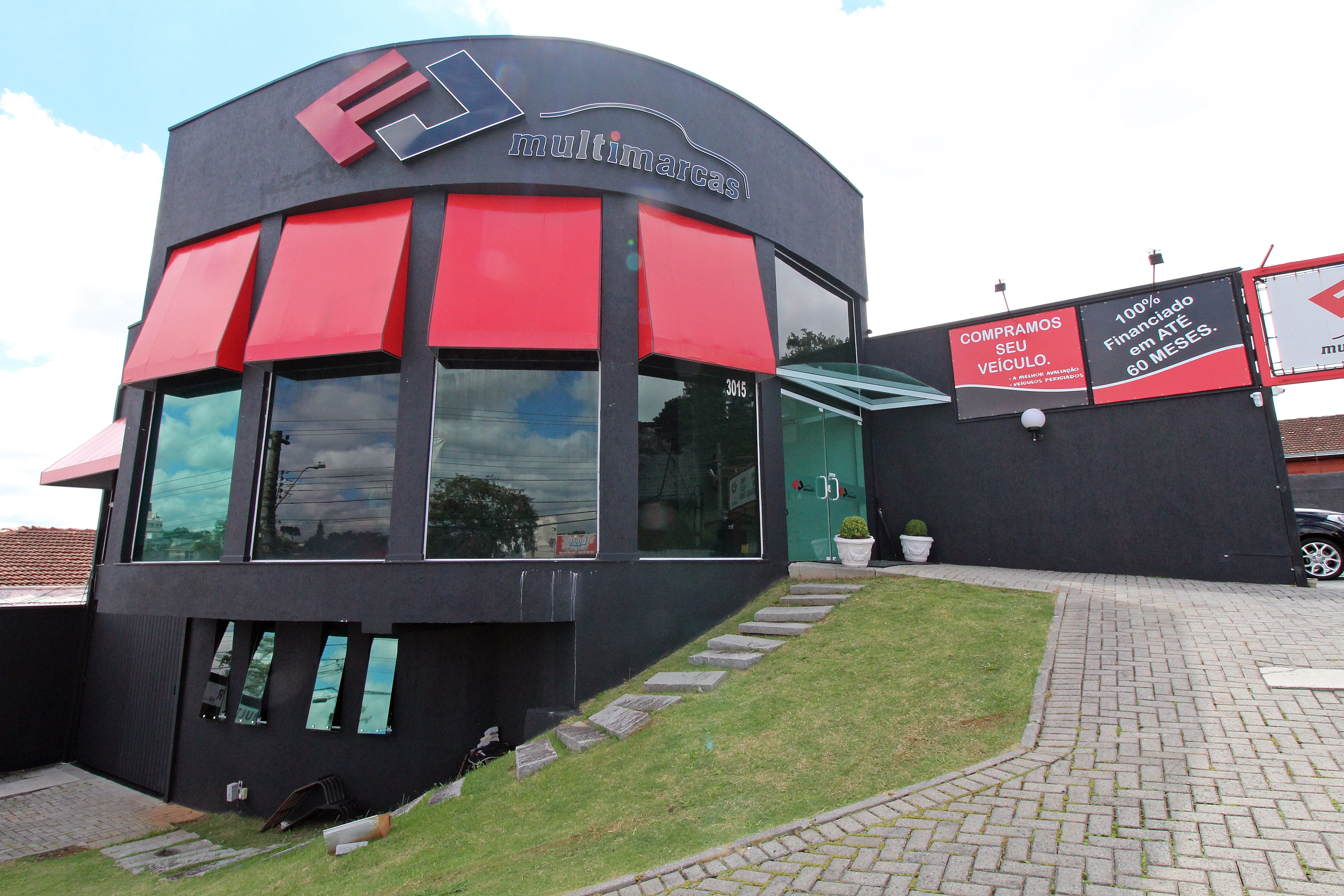 Fachada da loja Fj Multimarcas - Curitiba - PR