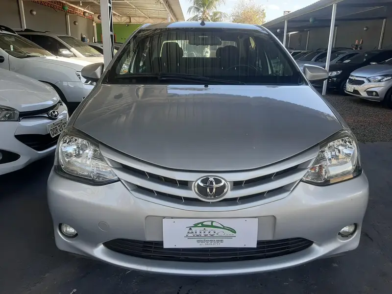 Toyota Etios Sedan XS 1.5 (Flex)