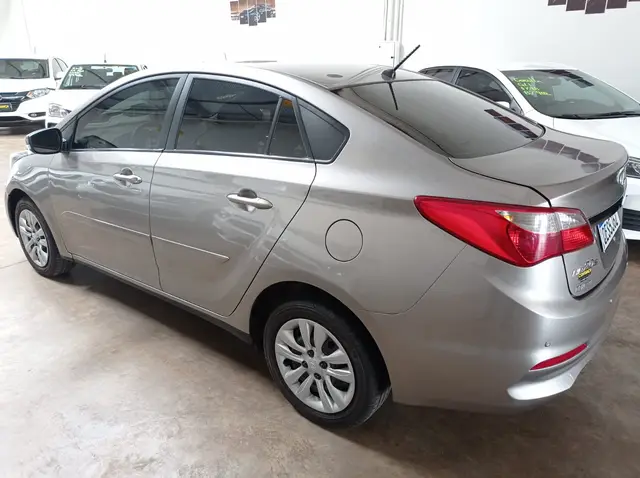 Carro Hyundai HB20S 2017 1.6 Comfort Plus (Flex)