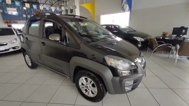 Carro Fiat Idea 2015 Adventure 1.8 16V E.TorQ (Flex)