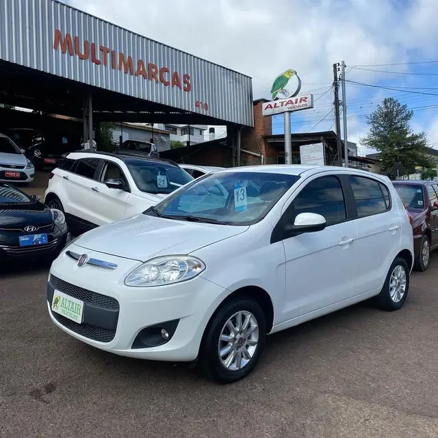Carro Fiat Palio 2013 Attractive 1.0 8V (Flex)