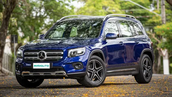 Mercedes-Benz GLB 200 é um dos SUVs de sete lugares mais interessantes do mercado na faixa de R$ 300.000. 