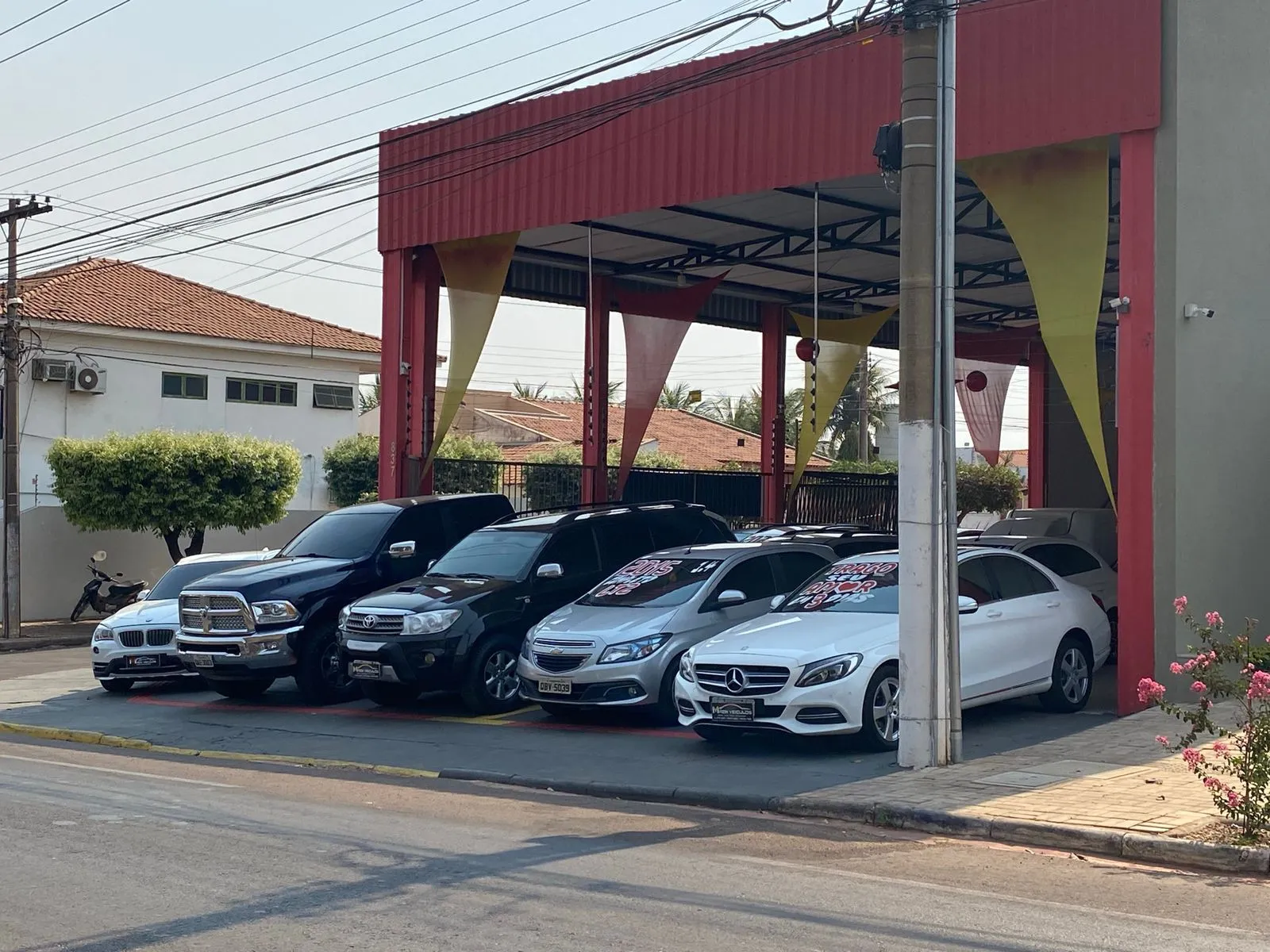 Fachada da loja Veículos à venda em Mazin Veiculos - Rondonópolis - MT | Mobiauto