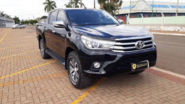 Carro Toyota Hilux Cabine Dupla 2016 Hilux 2.8 TDI SRX CD 4x4 (Aut)