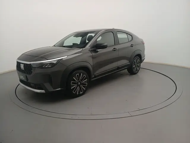 Carro Fiat Fastback 2026 Turbo 200