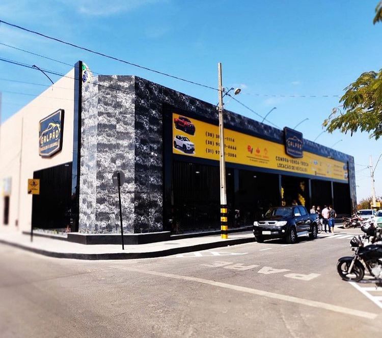 Fachada da loja Veículos à venda em GALPÃO VEICULOS  - Taiobeiras - MG