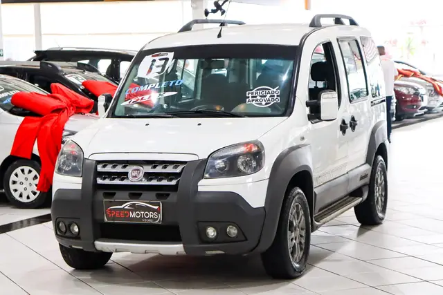 Carro Fiat Doblò 2013 Adventure 1.8 16V (Flex)