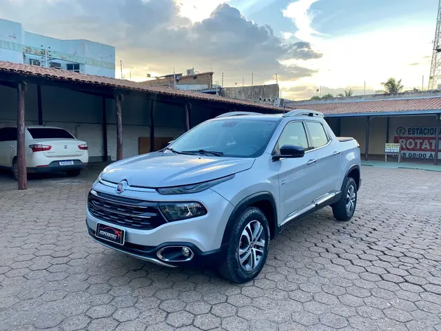 Carro Fiat Toro 2017 Volcano 2.0 diesel AT9 4x4
