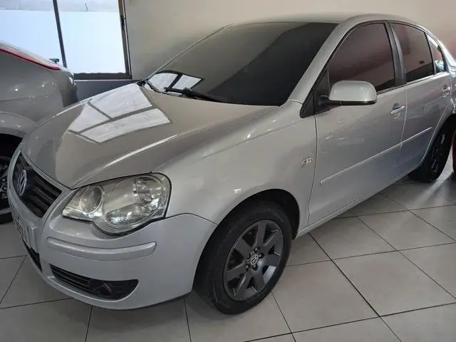 Volkswagen Polo Sedan 1.6 8V (Flex)