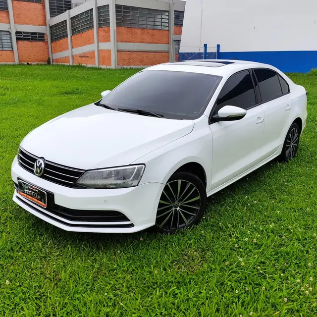 Carro Volkswagen Jetta 2016 2.0 Comfortline Tiptronic (Flex)