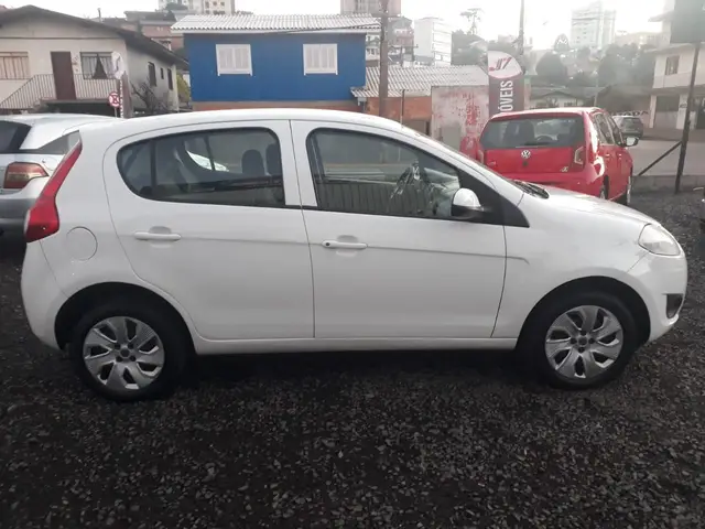 Carro Fiat Palio 2013 Attractive 1.0 8V (Flex)