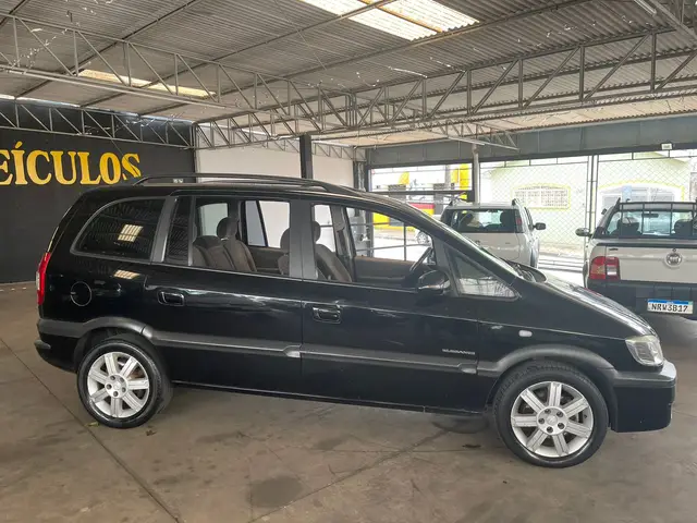 Carro Chevrolet Zafira 2011 Elegance 2.0 (Flex) (Aut)
