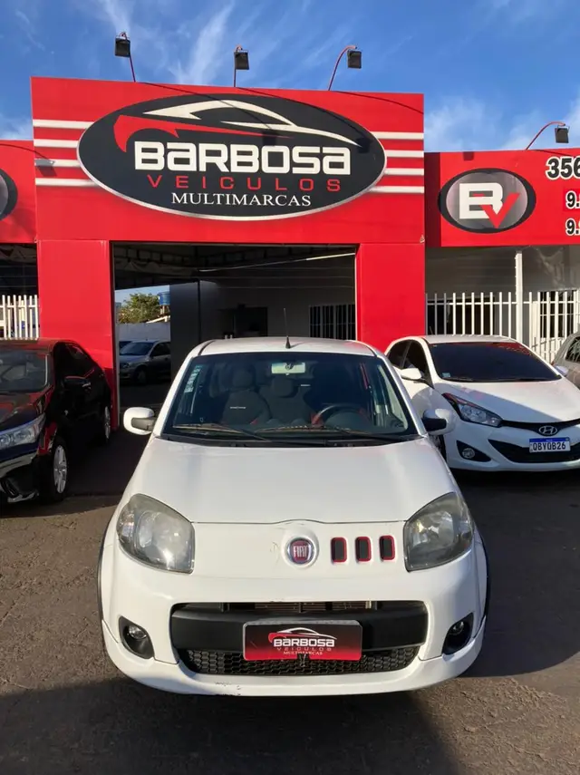 Carro Fiat Uno 2014 Sporting 1.4 8V (Flex) 4p