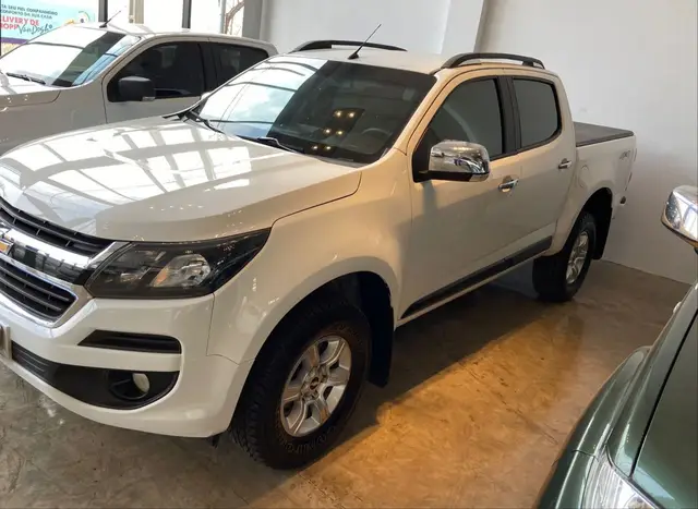 Carro Chevrolet S10 Cabine Simples 2019 S10 2.8 CTDi LS 4WD (Diesel)