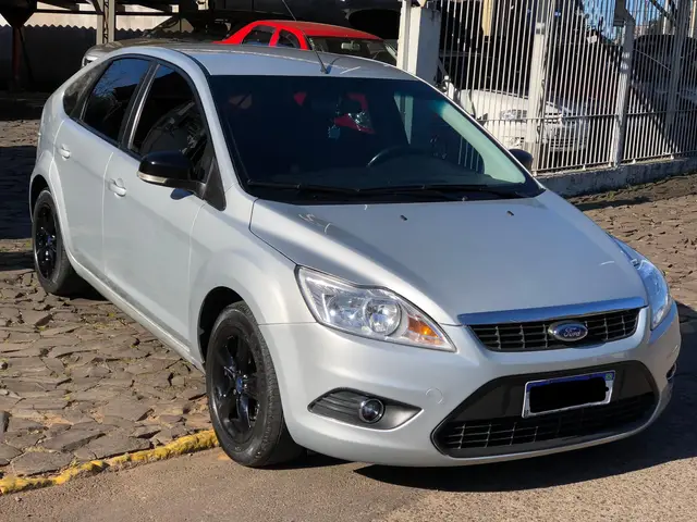 Carro Ford Focus Hatch 2012 2.0 16V Flex