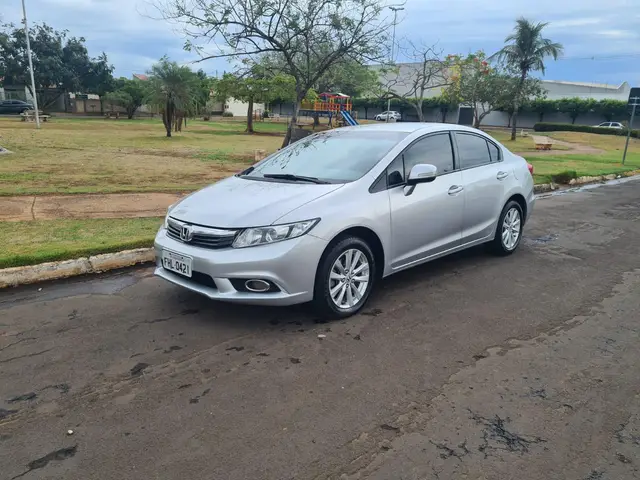 Carro Honda Civic 2013 New  LXL 1.8 16V i-VTEC (Flex)