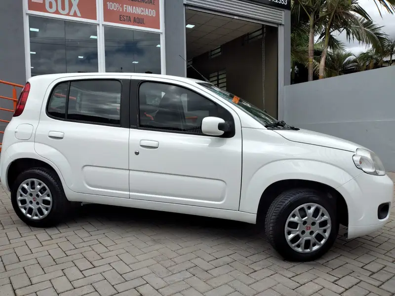 Fiat Uno Attractive 1.4 8V (Flex) 4p