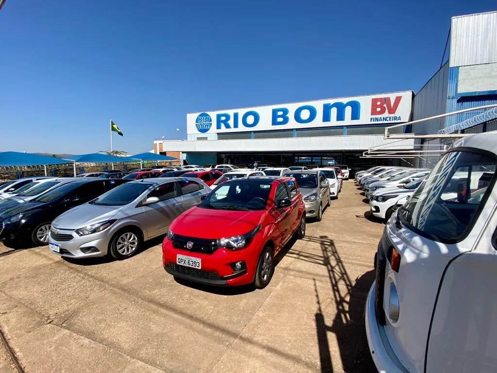 Fachada da loja Veículos à venda em Rio Bom Multimarcas - Paracatu - MG | Mobiauto