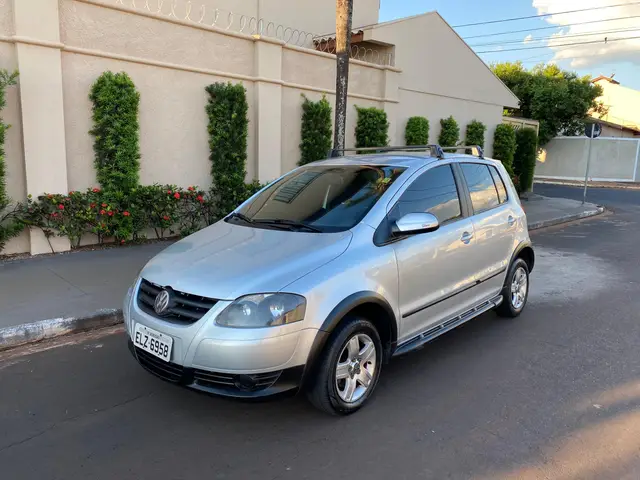 Carro Volkswagen Fox 2010 Sunrise 1.0 8V (Flex)