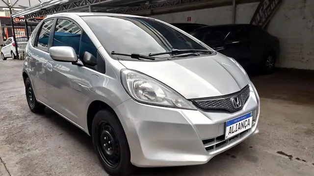 Carro Honda Fit 2013 DX 1.4 (Flex)